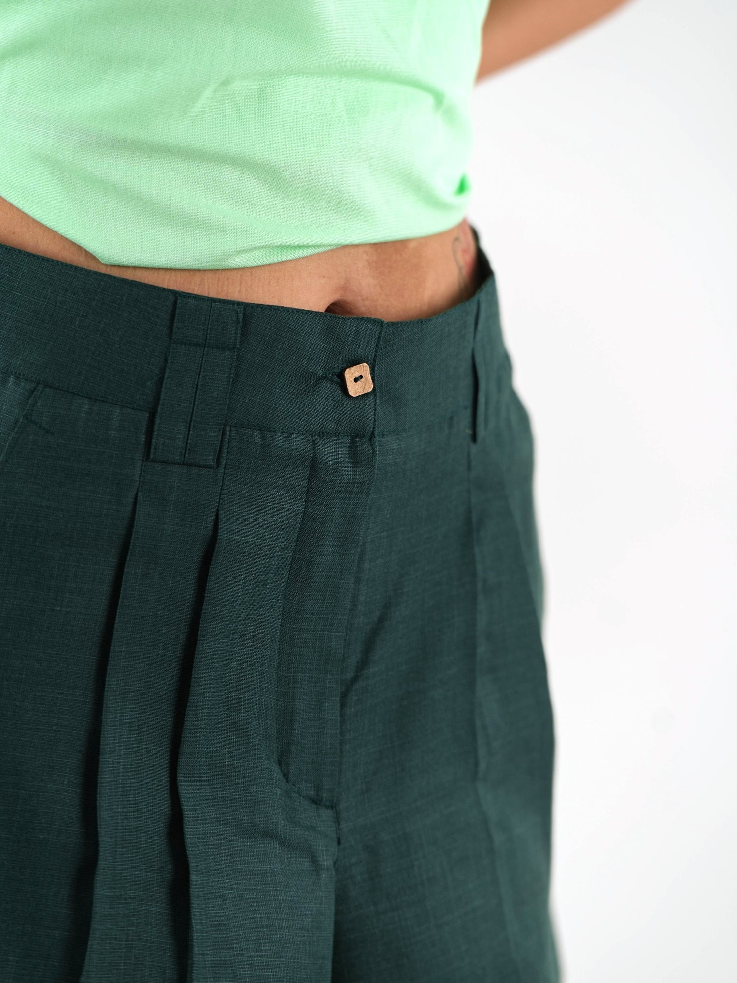 Straight Cut Linen Shorts - Dark Green