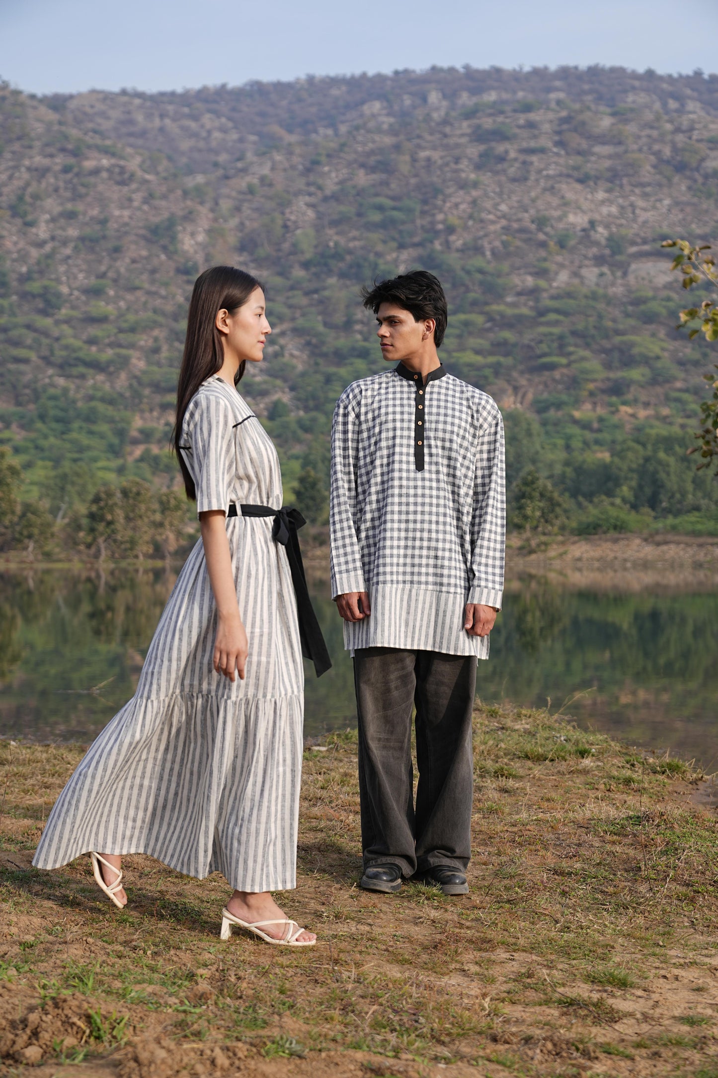 Sutra Mandarin Collar Check Kurta