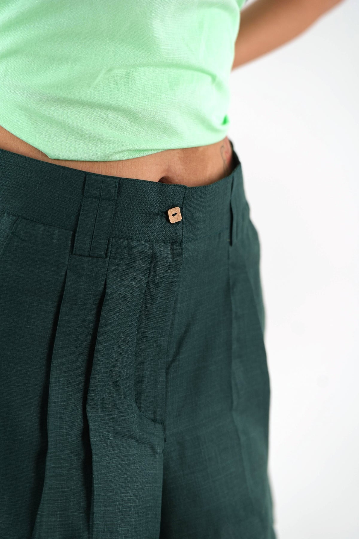 Straight Cut Linen Shorts - Dark Green