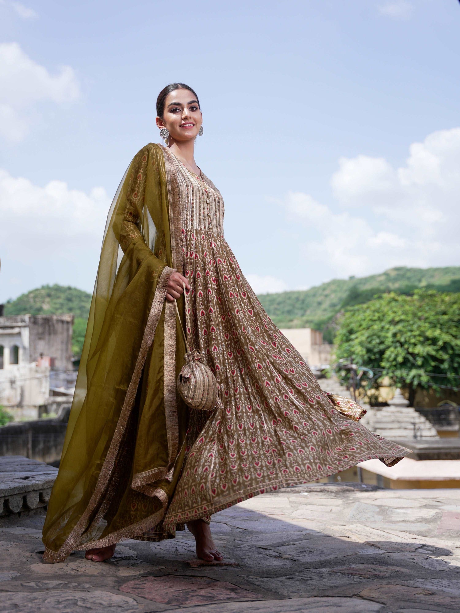 Maslin Silk Anarkali dupatta with potli bag