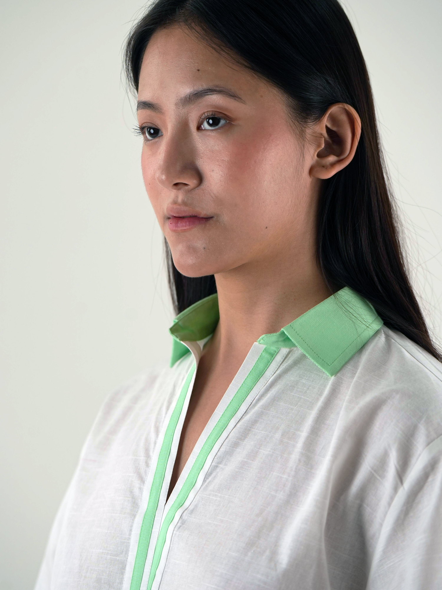 Contrast Trim Top - White Relaxed Fit
