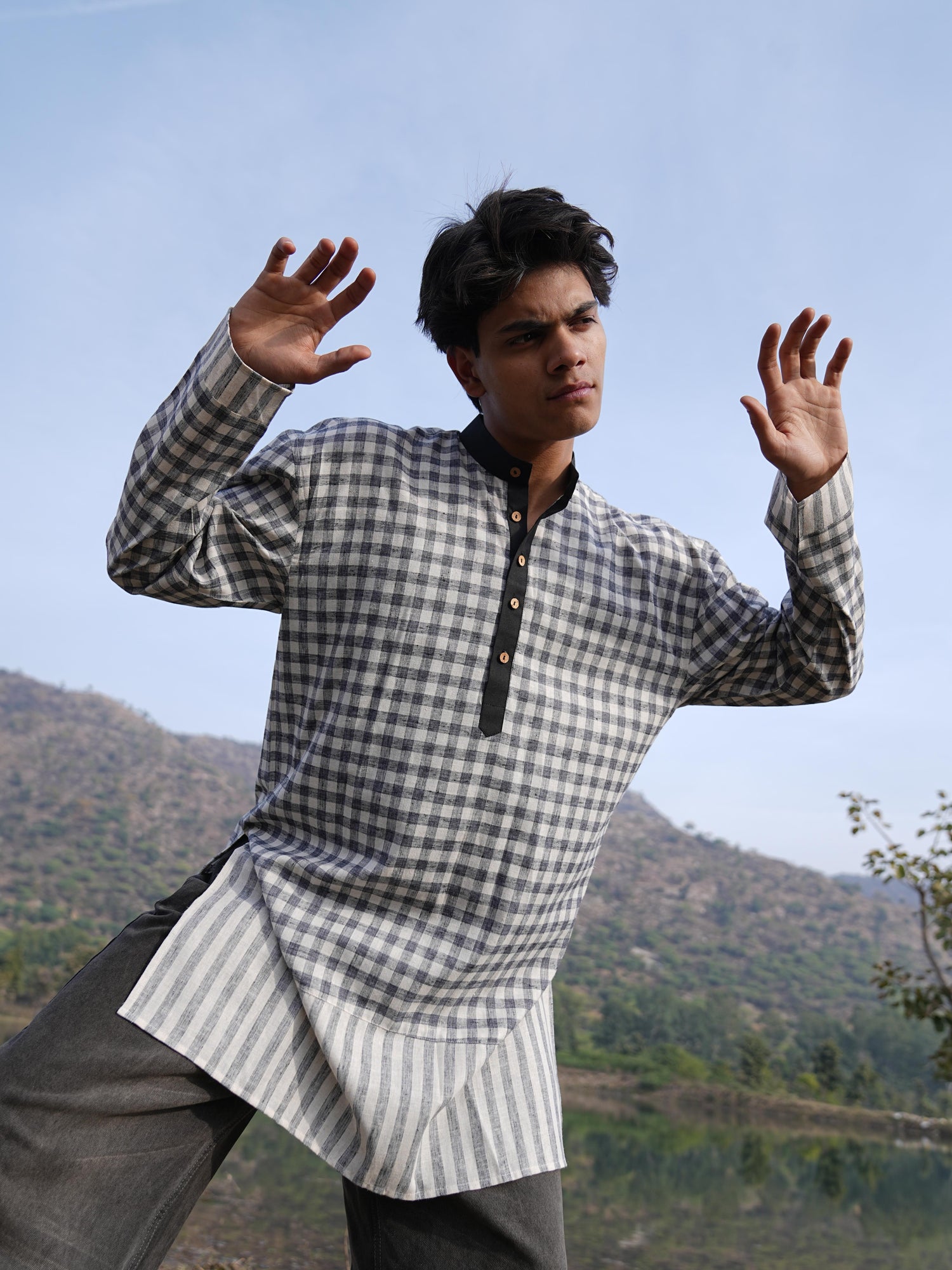 Sutra Mandarin Collar Check Kurta