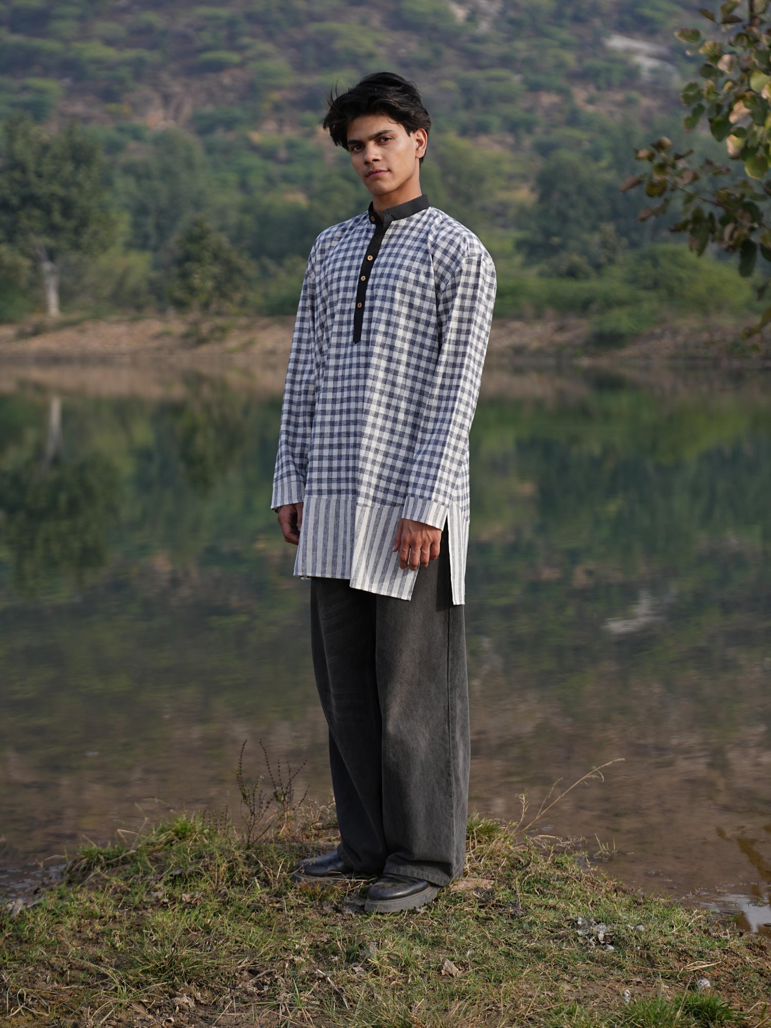 Sutra Mandarin Collar Check Kurta