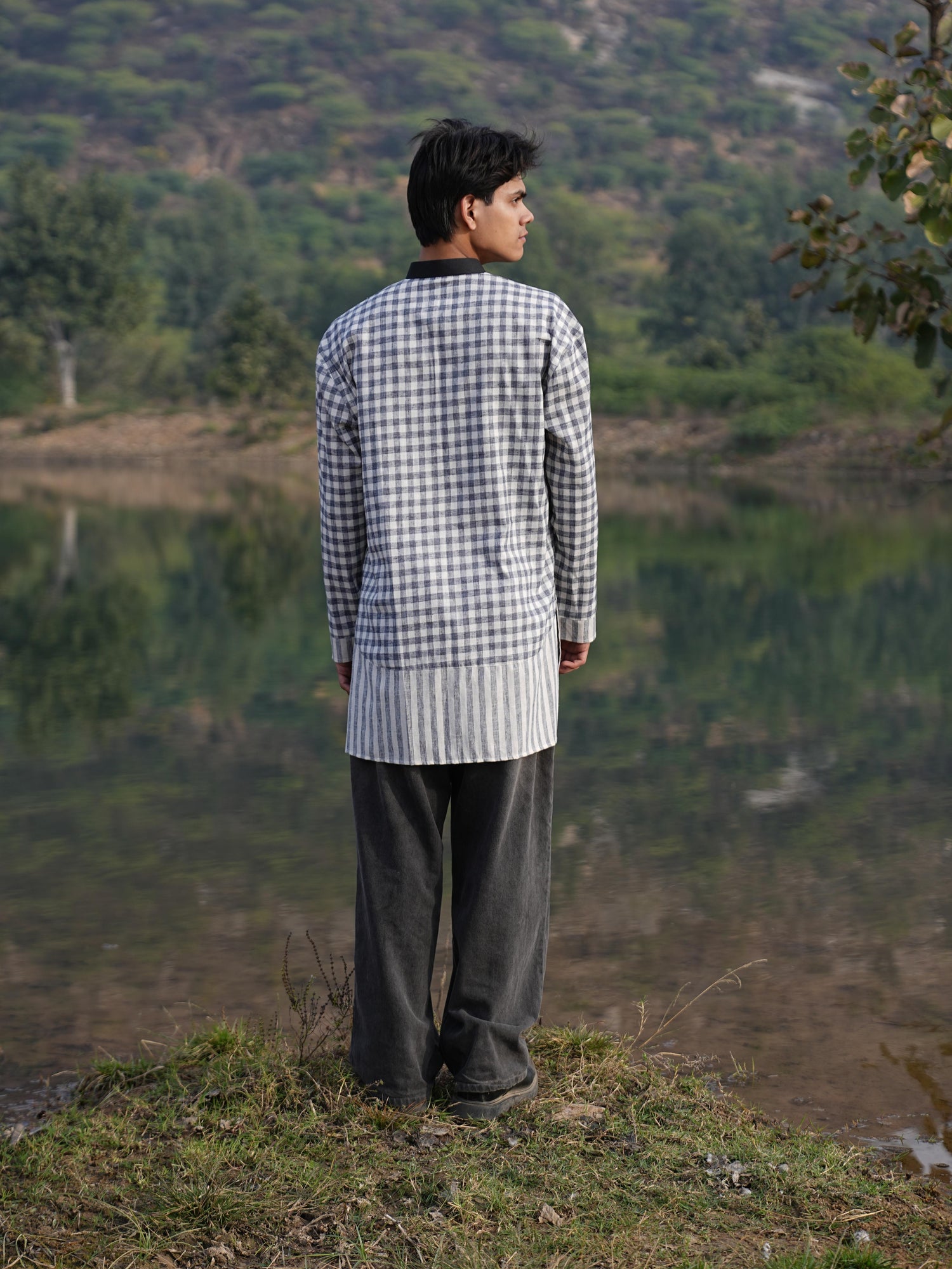 Sutra Mandarin Collar Check Kurta