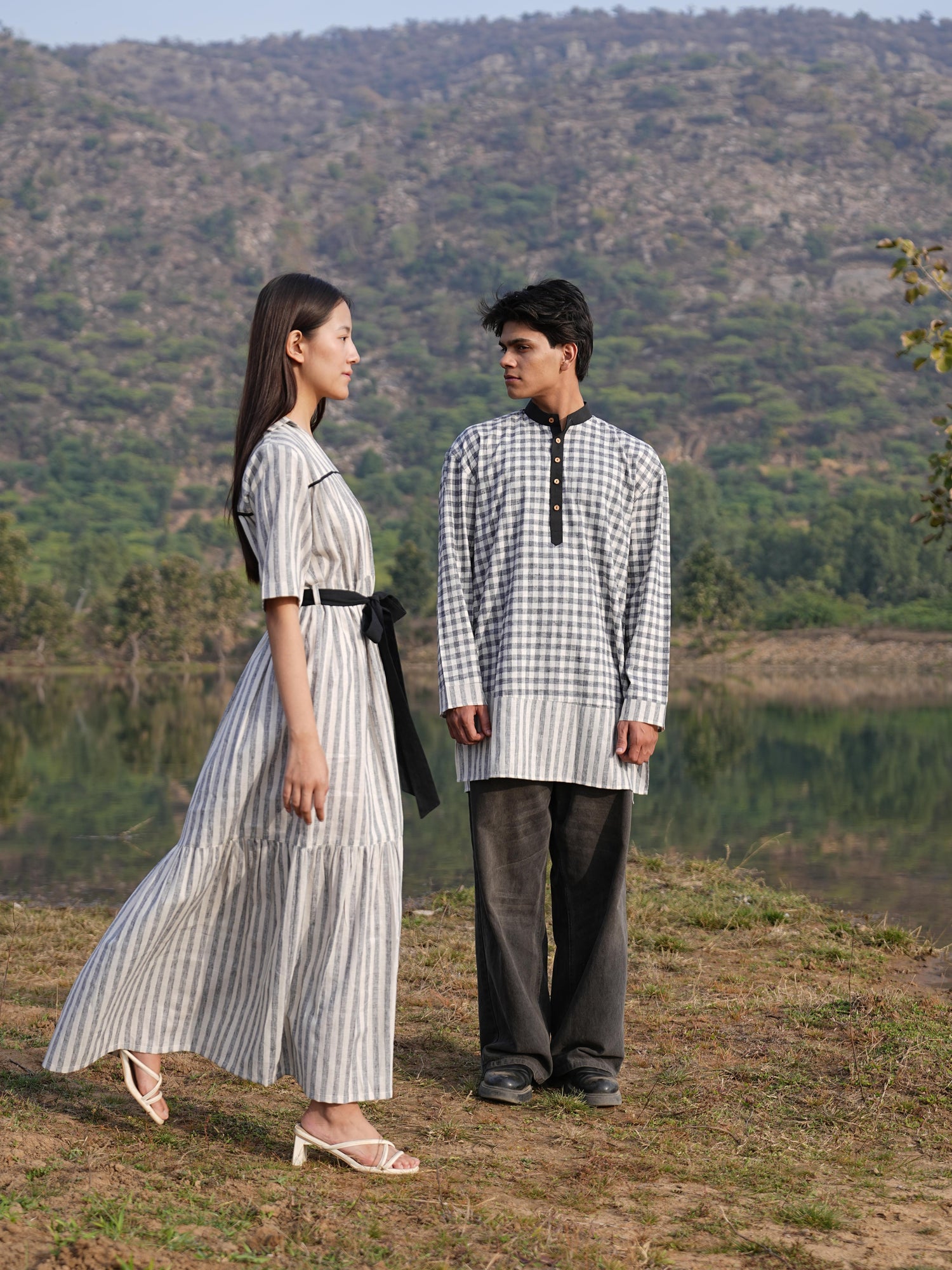 Sutra Mandarin Collar Check Kurta