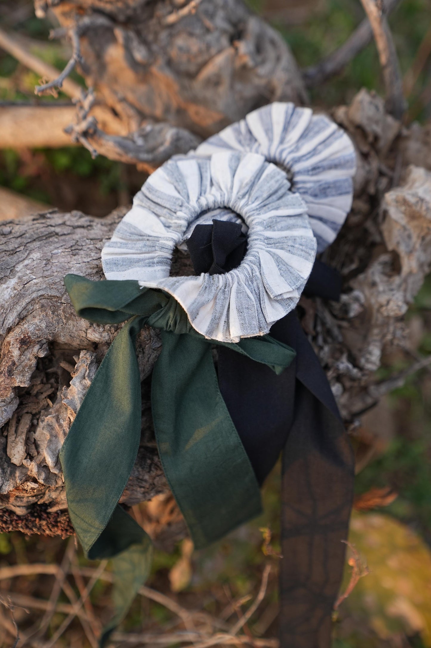 Sutra Stripe Bow Tie-up Scrunchies